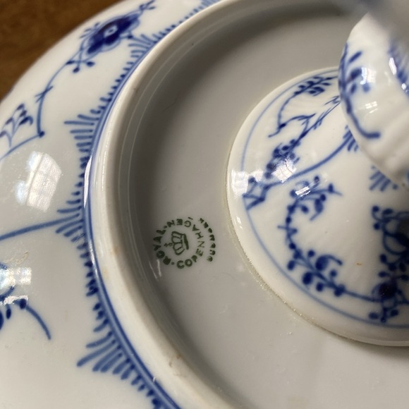 Royal Copenhagen plain blue fluted cake stand with bonus demitasse cup - Picture 10 of 12